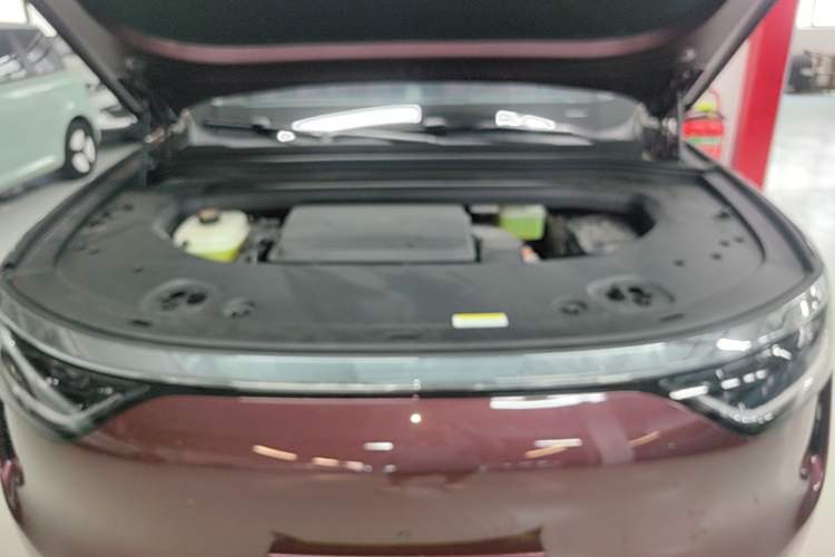 Used Hima AITO M8 2025 Extended-Range Ultra Version 53.4 kWh 5-Seater Edition Engine Bay