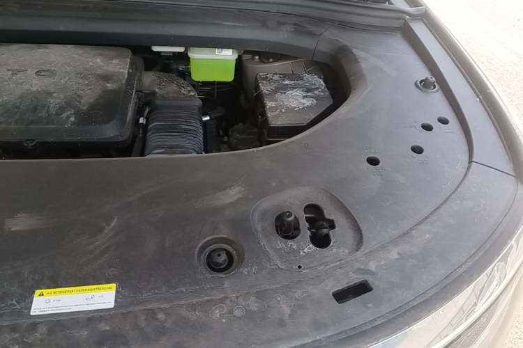 Used Hima AITO M8 2025 Extended-Range Ultra Version 53.4 kWh 5-Seater Edition Engine Bay Left