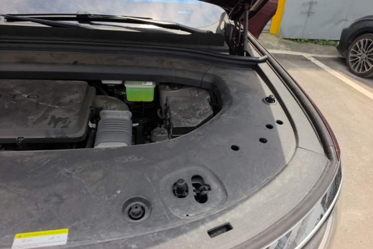 Used Hima AITO M8 2025 Extended-Range Max+ Version 53.4 kWh 5-Seater Edition Engine Bay Left