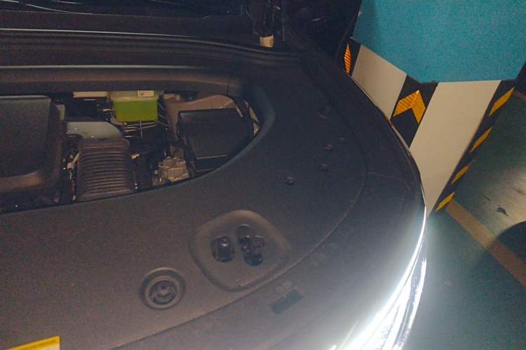 Used Hima AITO M8 2025 Extended-Range Max+ Version 53.4 kWh 6-Seater Edition Engine Bay Left