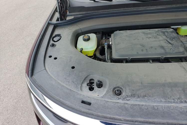 Used Hima AITO M8 2025 Model Range-Extended Ultra Version 53.4kWh 5-Seater (896-line LiDAR) Engine Bay Right