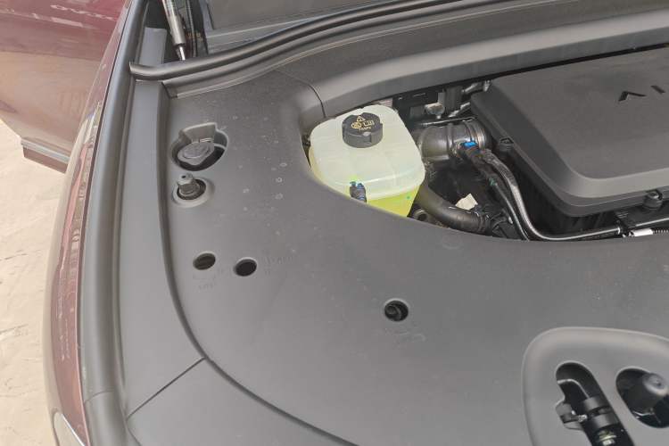 Used Hima AITO M8 2025 Extended-Range Max+ Version 53.4 kWh 6-Seater Edition Engine Bay Right