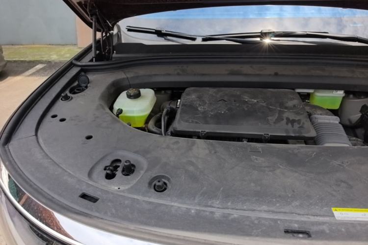 Used Hima AITO M8 2025 Extended-Range Max+ Version 53.4 kWh 5-Seater Edition Engine Bay Right