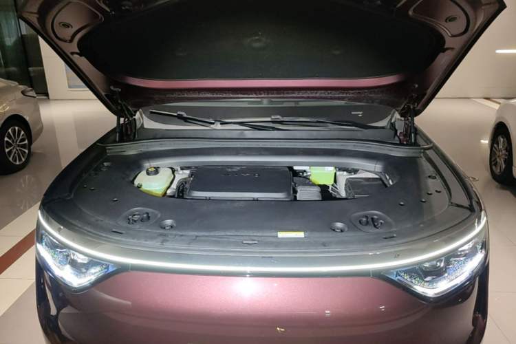 Used Hima AITO M8 2025 Extended-Range Ultra Version 53.4 kWh 5-Seater Edition Engine Bay