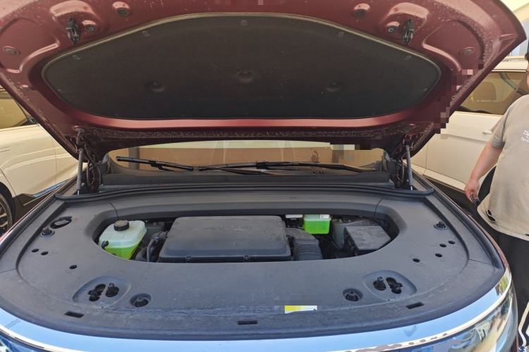 Used Hima AITO M8 2025 Extended-Range Max+ Version 53.4 kWh 6-Seater Edition Engine Bay