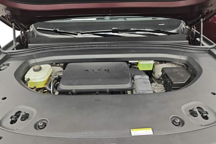 Used Hima AITO M8 2025 Extended-Range Ultra Version 53.4 kWh 5-Seater Edition Engine Bay