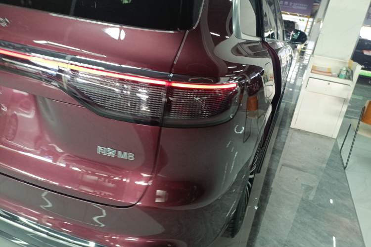 Used Hima AITO M8 2025 Extended-Range Ultra Version 53.4 kWh 5-Seater Edition Exterior 2