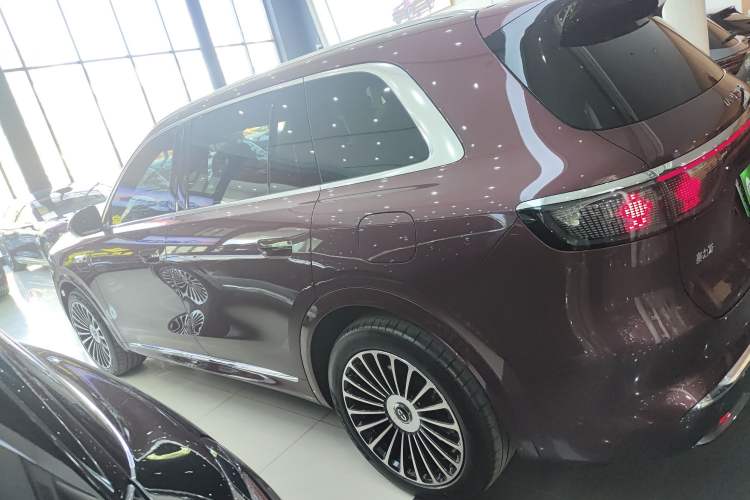 Used Hima AITO M8 2025 Extended-Range Ultra Version 53.4 kWh 5-Seater Edition Exterior 3