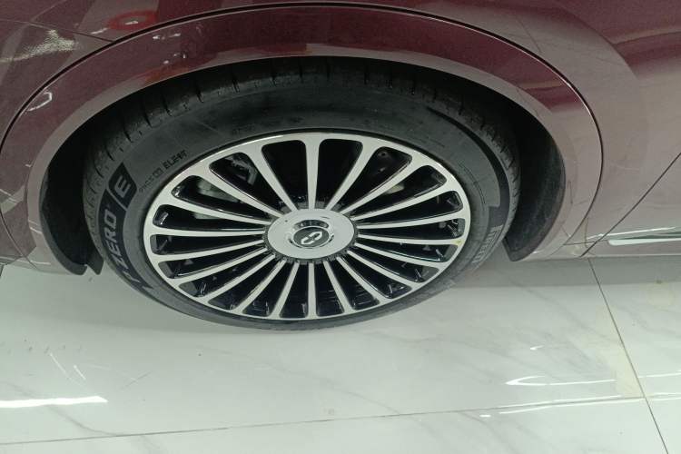 Used Hima AITO M8 2025 Extended-Range Ultra Version 53.4 kWh 5-Seater Edition Exterior 3