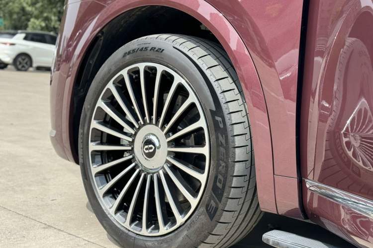 Used Hima AITO M8 2025 Extended-Range Ultra Version 53.4 kWh 5-Seater Edition Exterior 4