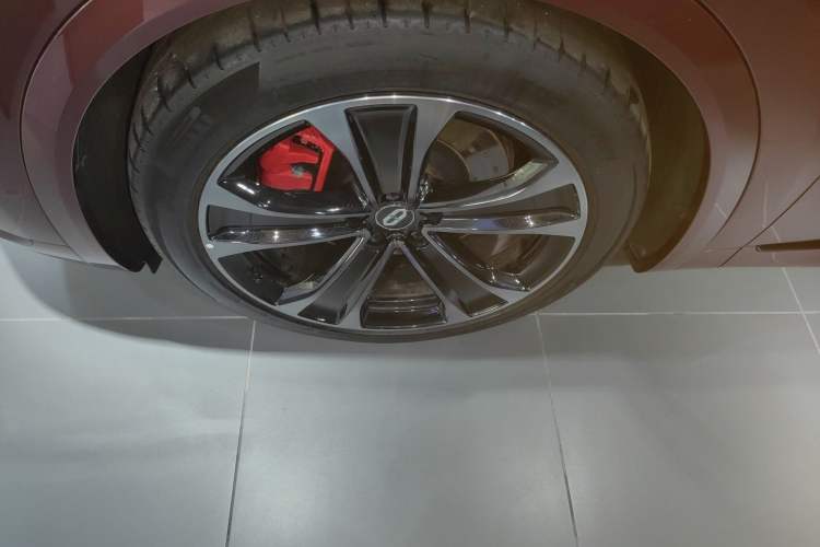 Used Hima AITO M8 2025 Extended-Range Ultra Version 53.4 kWh 5-Seater Edition Exterior 4