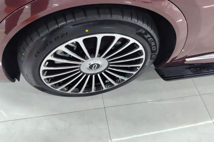 Used Hima AITO M8 2025 Extended-Range Ultra Version 53.4 kWh 5-Seater Edition Exterior 4