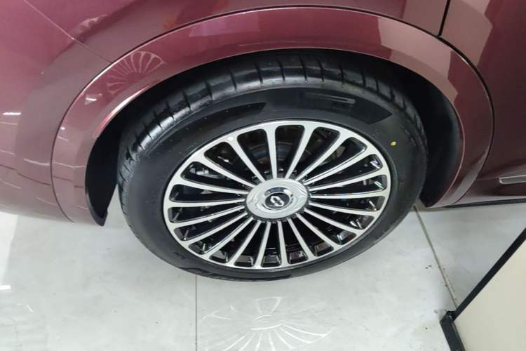 Used Hima AITO M8 2025 Extended-Range Ultra Version 53.4 kWh 5-Seater Edition Exterior 5