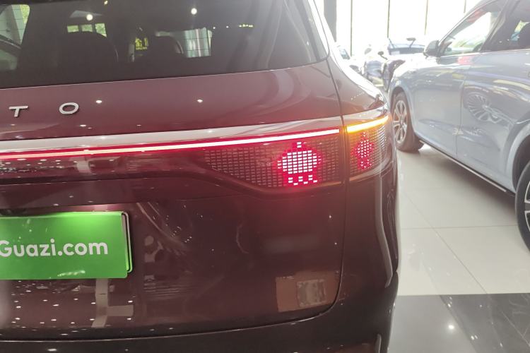 Used Hima AITO M8 2025 Extended-Range Ultra Version 53.4 kWh 5-Seater Edition Exterior 6