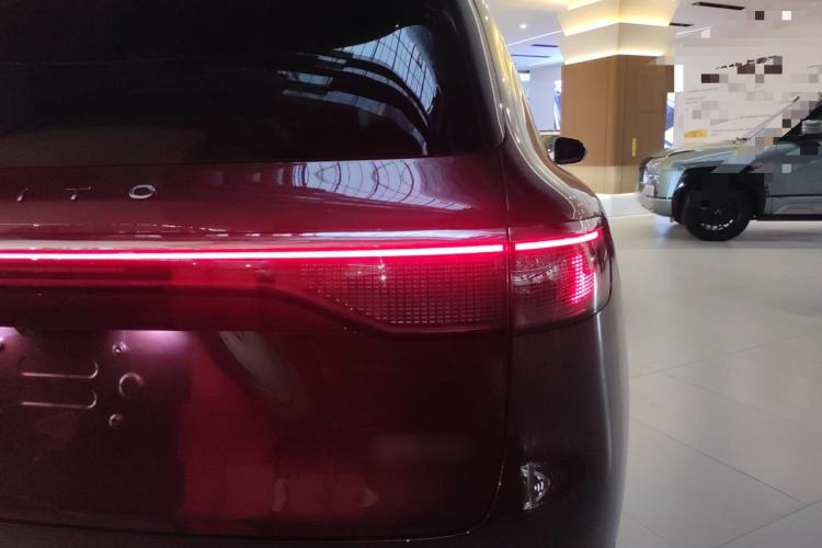 Used Hima AITO M8 2025 Extended-Range Max+ Version 53.4 kWh 6-Seater Edition Exterior 6