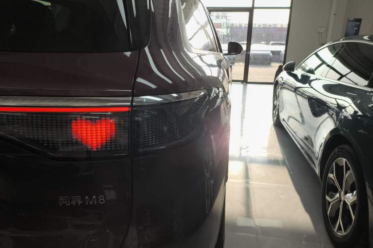 Used Hima AITO M8 2025 Extended-Range Ultra Version 53.4 kWh 5-Seater Edition Exterior 6
