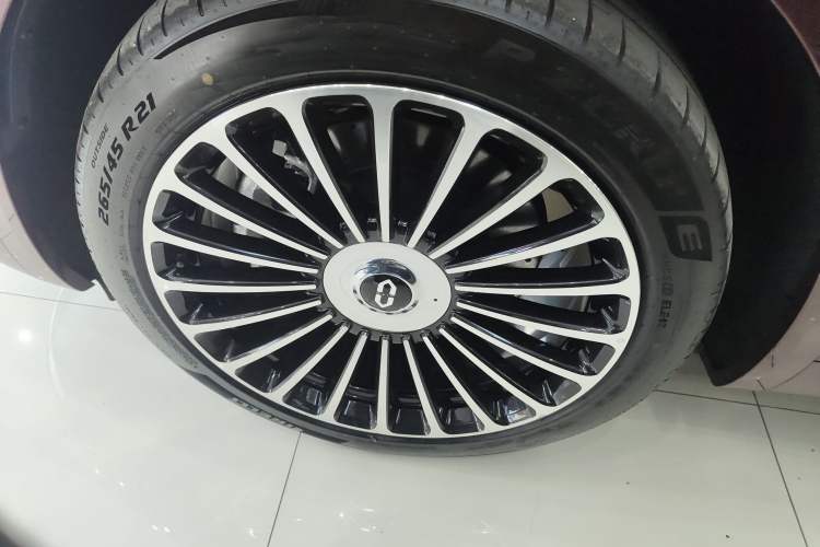 Used Hima AITO M8 2025 Extended-Range Ultra Version 53.4 kWh 5-Seater Edition Exterior 7