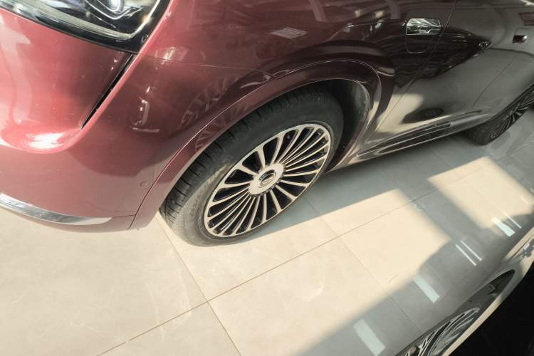 Used Hima AITO M8 2025 Extended-Range Ultra Version 53.4 kWh 5-Seater Edition Exterior 7