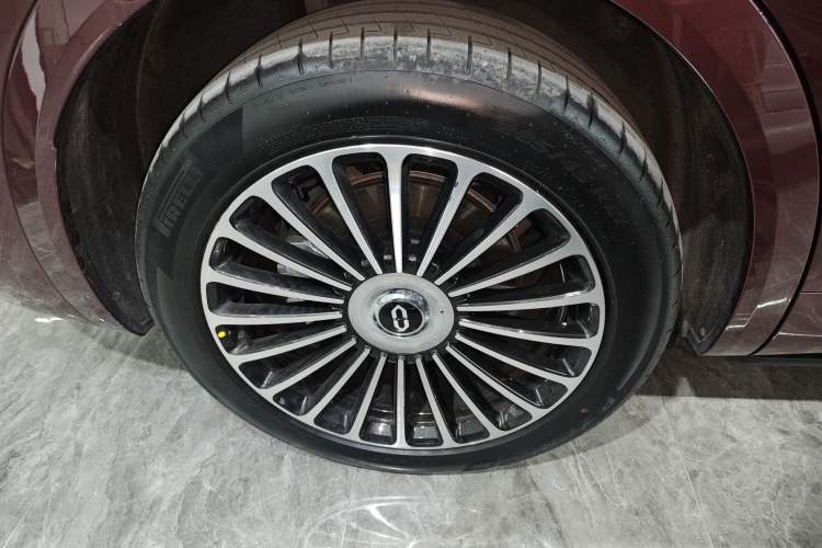 Used Hima AITO M8 2025 Extended-Range Ultra Version 53.4 kWh 5-Seater Edition Exterior 8
