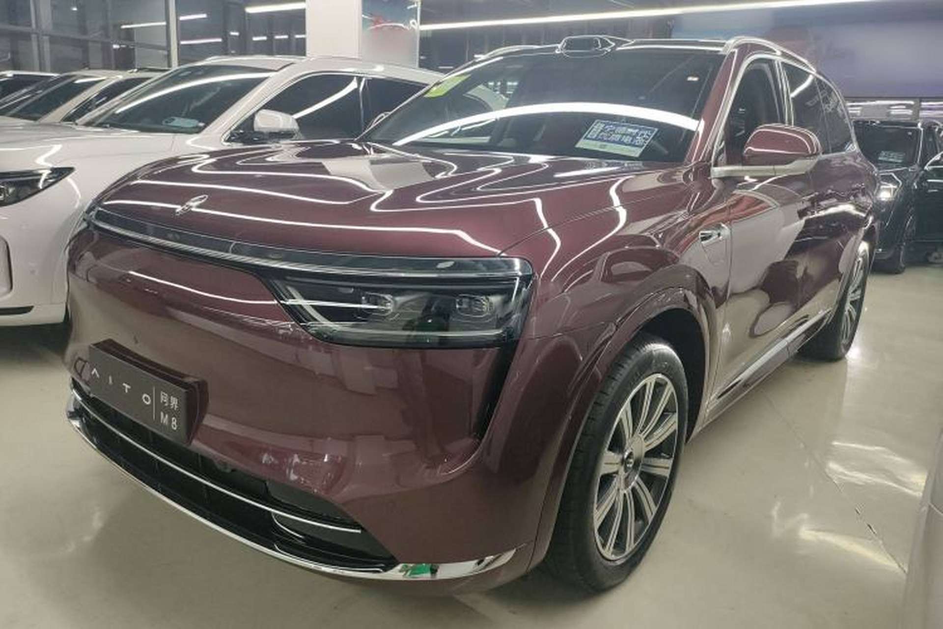 Used Hima AITO M8 2025 Extended-Range Max+ Version 53.4 kWh 5-Seater Edition Front Left 45 Deg