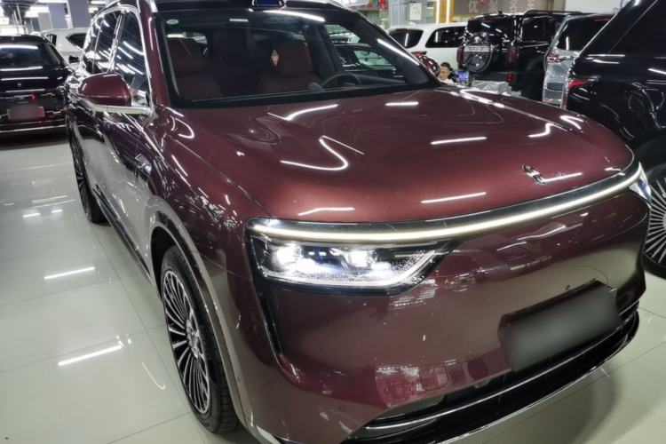 Used Hima AITO M8 2025 Extended-Range Ultra Version 53.4 kWh 5-Seater Edition Front Right 45 Deg