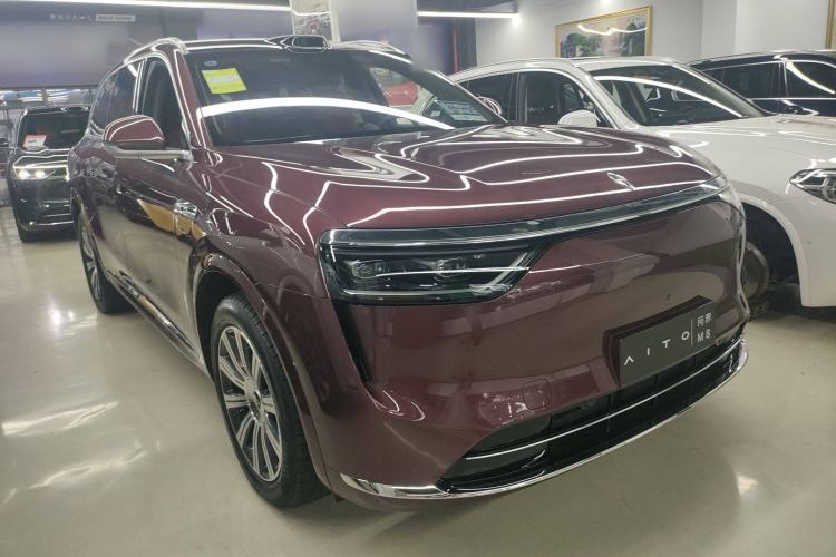 Used Hima AITO M8 2025 Extended-Range Max+ Version 53.4 kWh 5-Seater Edition Front Right 45 Deg
