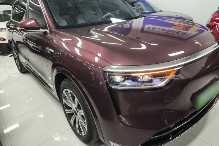 Used Hima AITO M8 2025 Extended-Range Max+ Version 53.4 kWh 5-Seater Edition Front Right 45 Deg