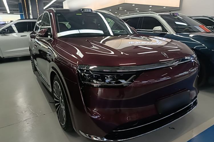 Used Hima AITO M8 2025 Extended-Range Ultra Version 53.4 kWh 5-Seater Edition Front Right 45 Deg