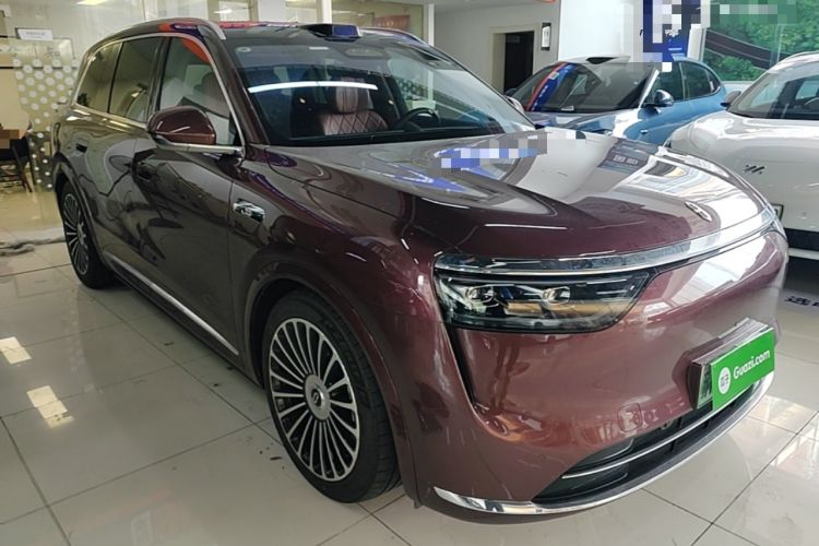 Used Hima AITO M8 2025 Extended-Range Ultra Version 53.4 kWh 5-Seater Edition Front Right 45 Deg