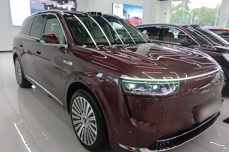 Used Hima AITO M8 2025 Extended-Range Ultra Version 53.4 kWh 5-Seater Edition Front Right 45 Deg