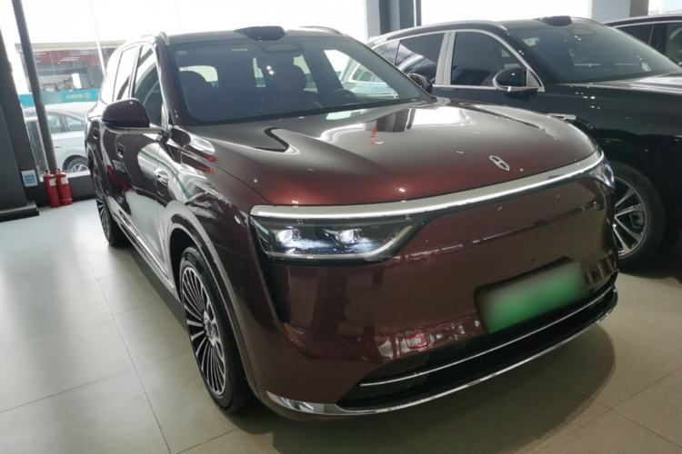 Used Hima AITO M8 2025 Extended-Range Ultra Version 53.4 kWh 5-Seater Edition Front Right 45 Deg