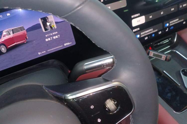 Used Hima AITO M8 2025 Extended-Range Ultra Version 53.4 kWh 5-Seater Edition Gear Lever