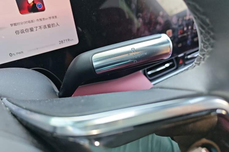 Used Hima AITO M8 2025 Extended-Range Ultra Version 53.4 kWh 5-Seater Edition Gear Lever