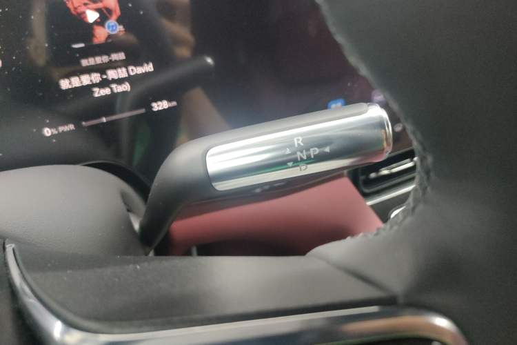 Used Hima AITO M8 2025 Extended-Range Max+ Version 53.4 kWh 5-Seater Edition Gear Lever