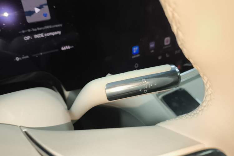 Used Hima AITO M8 2025 Extended-Range Max+ Version 53.4 kWh 5-Seater Edition Gear Lever