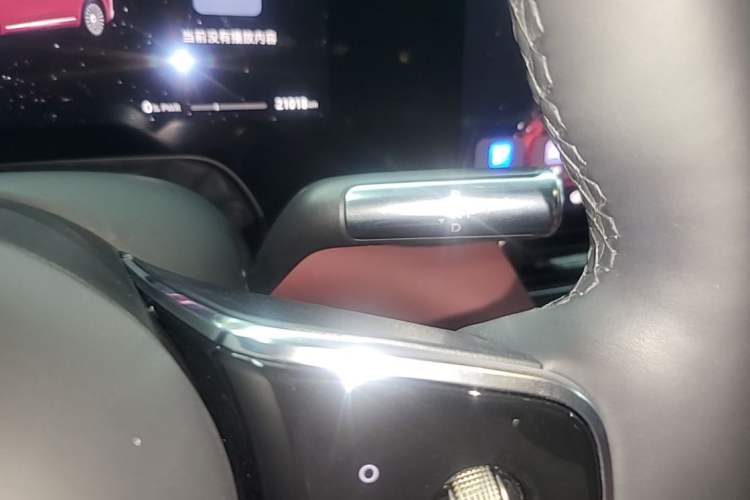 Used Hima AITO M8 2025 Extended-Range Ultra Version 53.4 kWh 5-Seater Edition Gear Lever