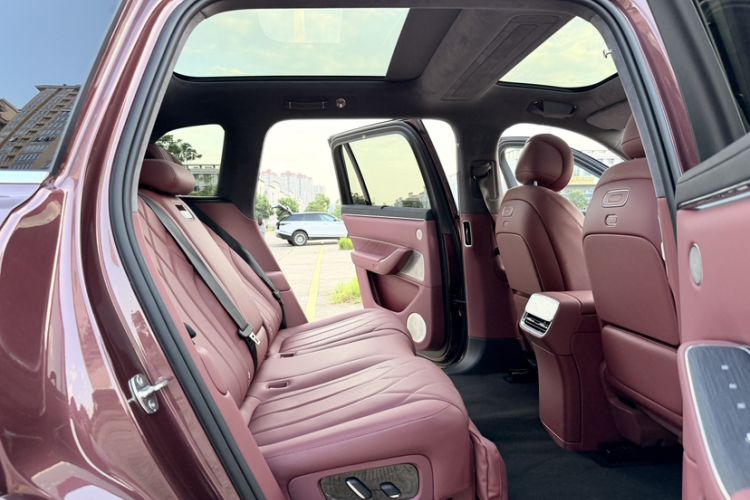 Used Hima AITO M8 2025 Extended-Range Ultra Version 53.4 kWh 5-Seater Edition Headliner