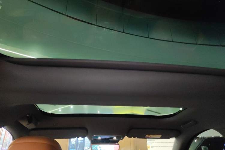 Used Hima AITO M8 2025 Extended-Range Max+ Version 53.4 kWh 6-Seater Edition Headliner