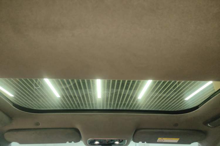 Used Hima AITO M8 2025 Extended-Range Max+ Version 53.4 kWh 6-Seater Edition Headliner