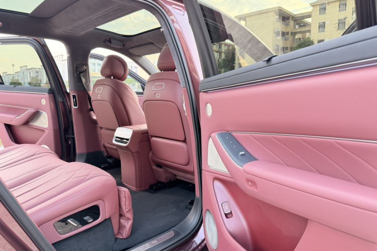 Used Hima AITO M8 2025 Extended-Range Ultra Version 53.4 kWh 5-Seater Edition Interior 10