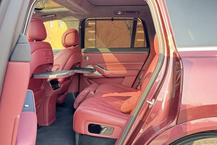 Used Hima AITO M8 2025 Extended-Range Ultra Version 53.4 kWh 5-Seater Edition Interior 3