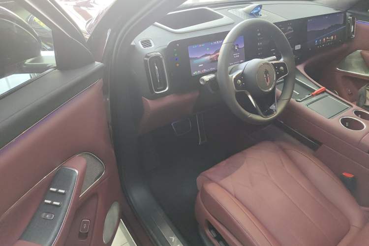 Used Hima AITO M8 2025 Extended-Range Ultra Version 53.4 kWh 5-Seater Edition Interior 3