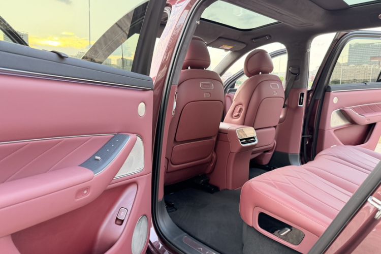 Used Hima AITO M8 2025 Extended-Range Ultra Version 53.4 kWh 5-Seater Edition Interior 3