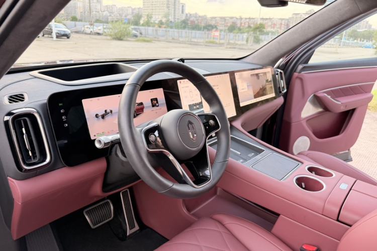 Used Hima AITO M8 2025 Extended-Range Ultra Version 53.4 kWh 5-Seater Edition Interior 5