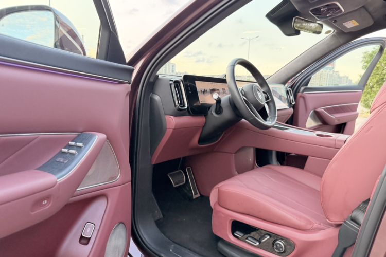 Used Hima AITO M8 2025 Extended-Range Ultra Version 53.4 kWh 5-Seater Edition Interior 7