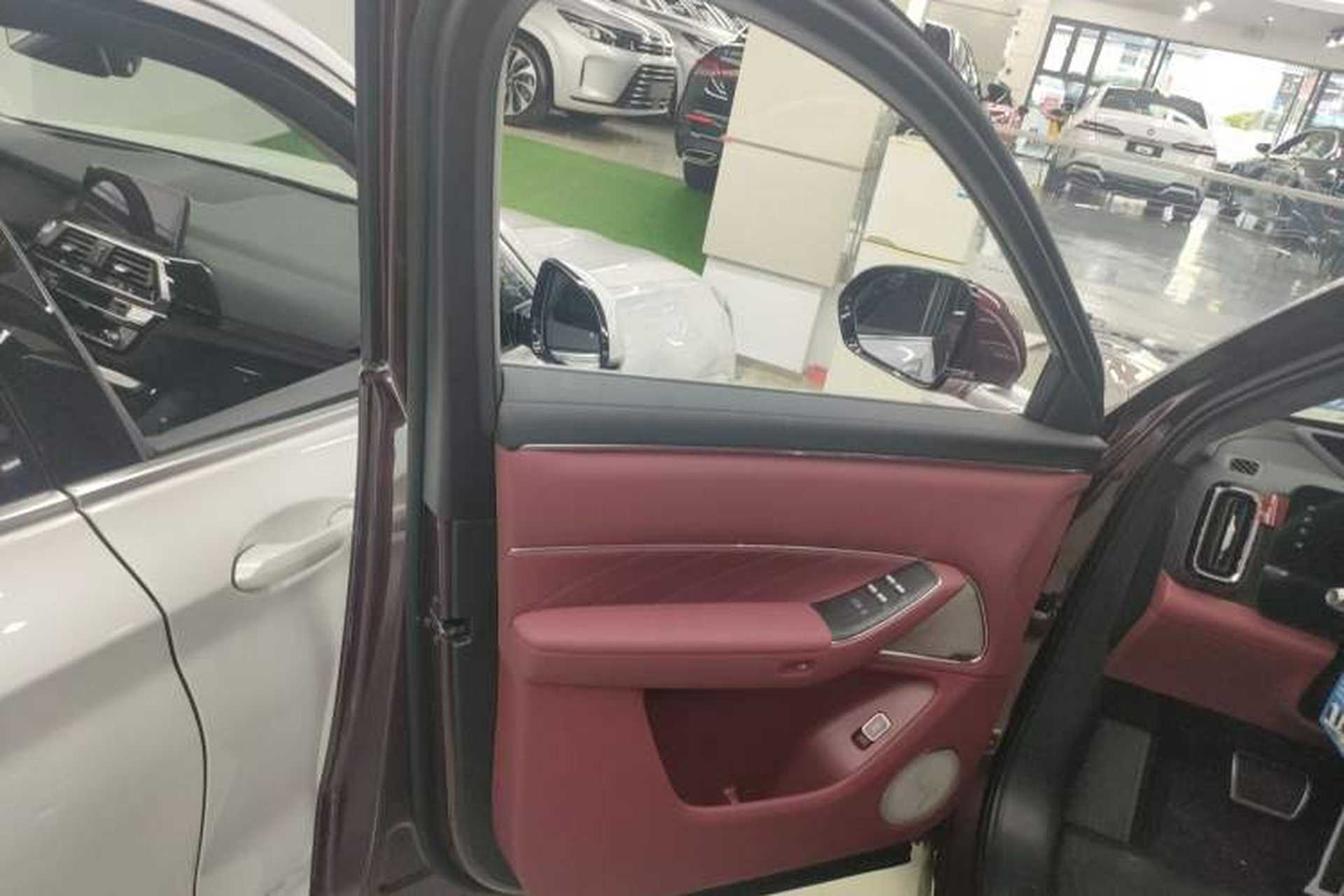 Used Hima AITO M8 2025 Extended-Range Max+ Version 53.4 kWh 5-Seater Edition Left Front Door Interior