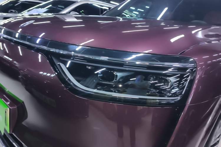 Used Hima AITO M8 2025 Extended-Range Ultra Version 53.4 kWh 5-Seater Edition Left Front Headlight