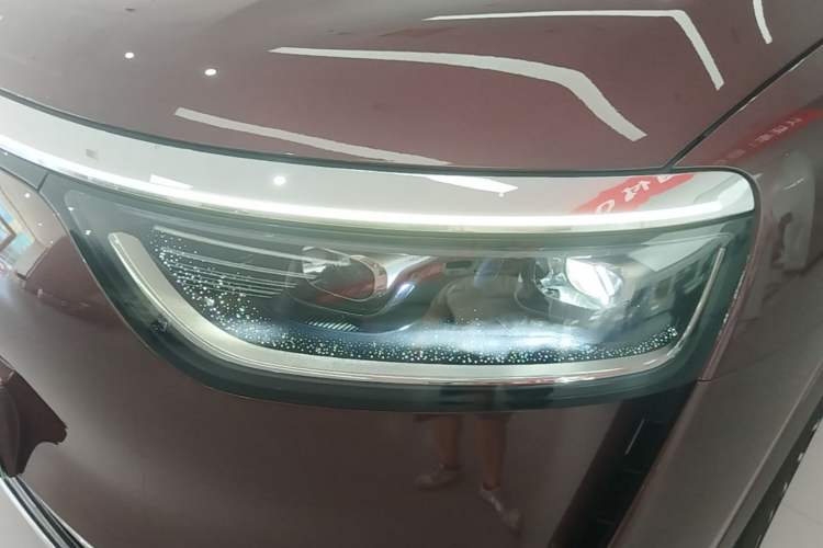 Used Hima AITO M8 2025 Extended-Range Ultra Version 53.4 kWh 5-Seater Edition Left Front Headlight