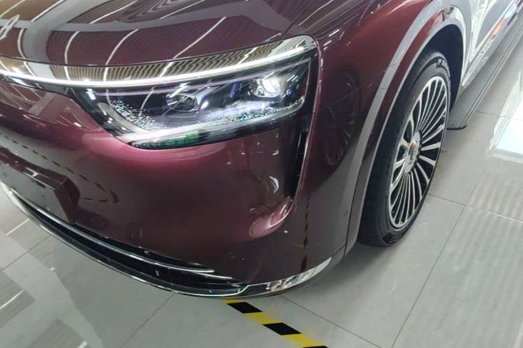 Used Hima AITO M8 2025 Extended-Range Ultra Version 53.4 kWh 5-Seater Edition Left Front Headlight