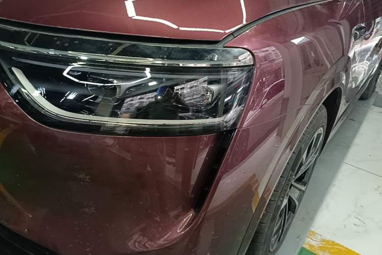 Used Hima AITO M8 2025 Extended-Range Ultra Version 53.4 kWh 6-Seater Edition Left Front Headlight